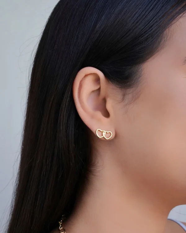 Brinco Corações Entrelaçados 1,6 cm Banhado a Ouro 18K - Foto 4