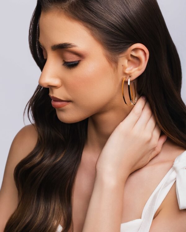 Brinco Argola Oval Fio Reto Liso 4,4 cm Banhado a Ouro 18K - Foto 3